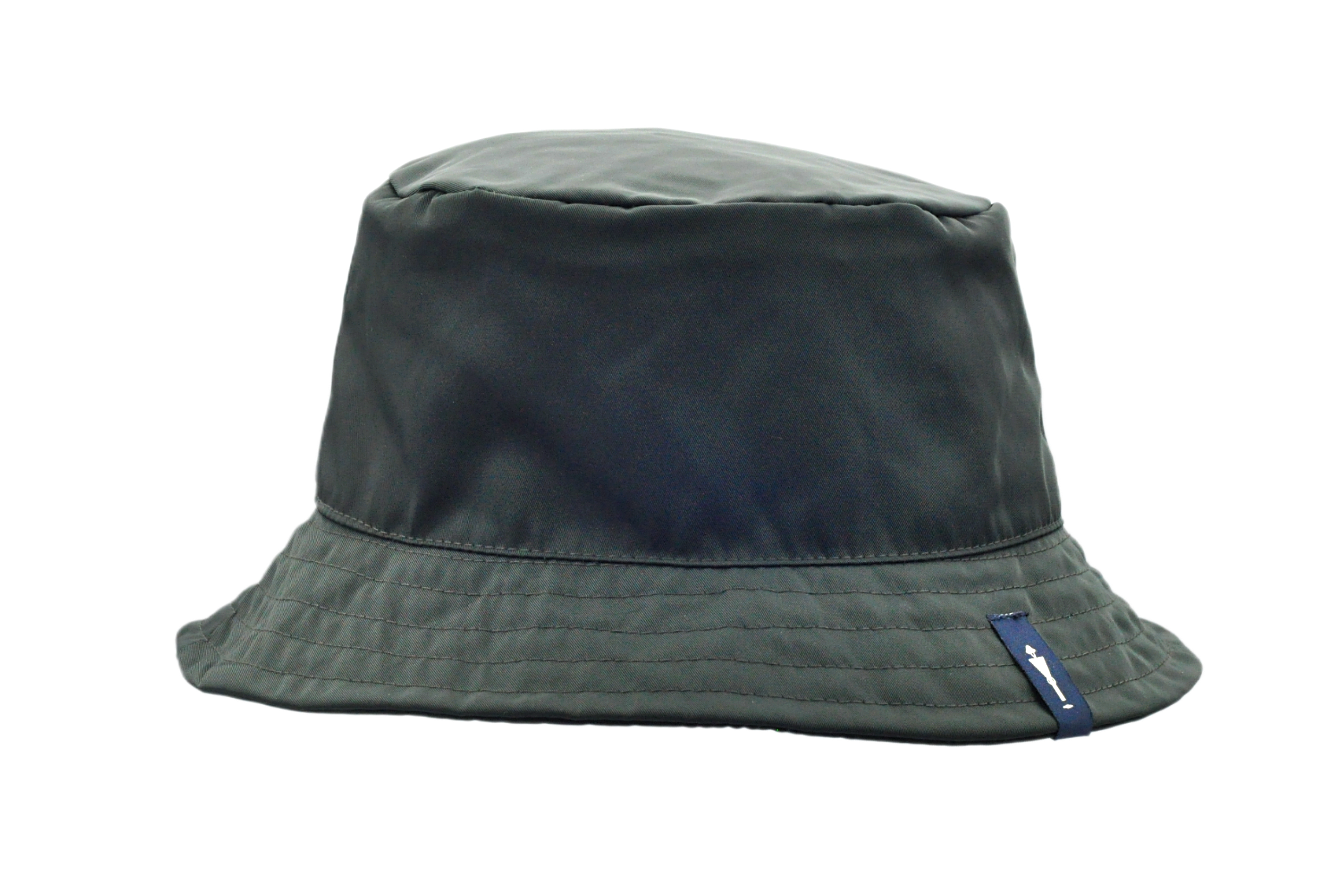 Cappello impermeabile del brand Accapofitto, ripiegabile. Colore verde scuro. Visione frontale