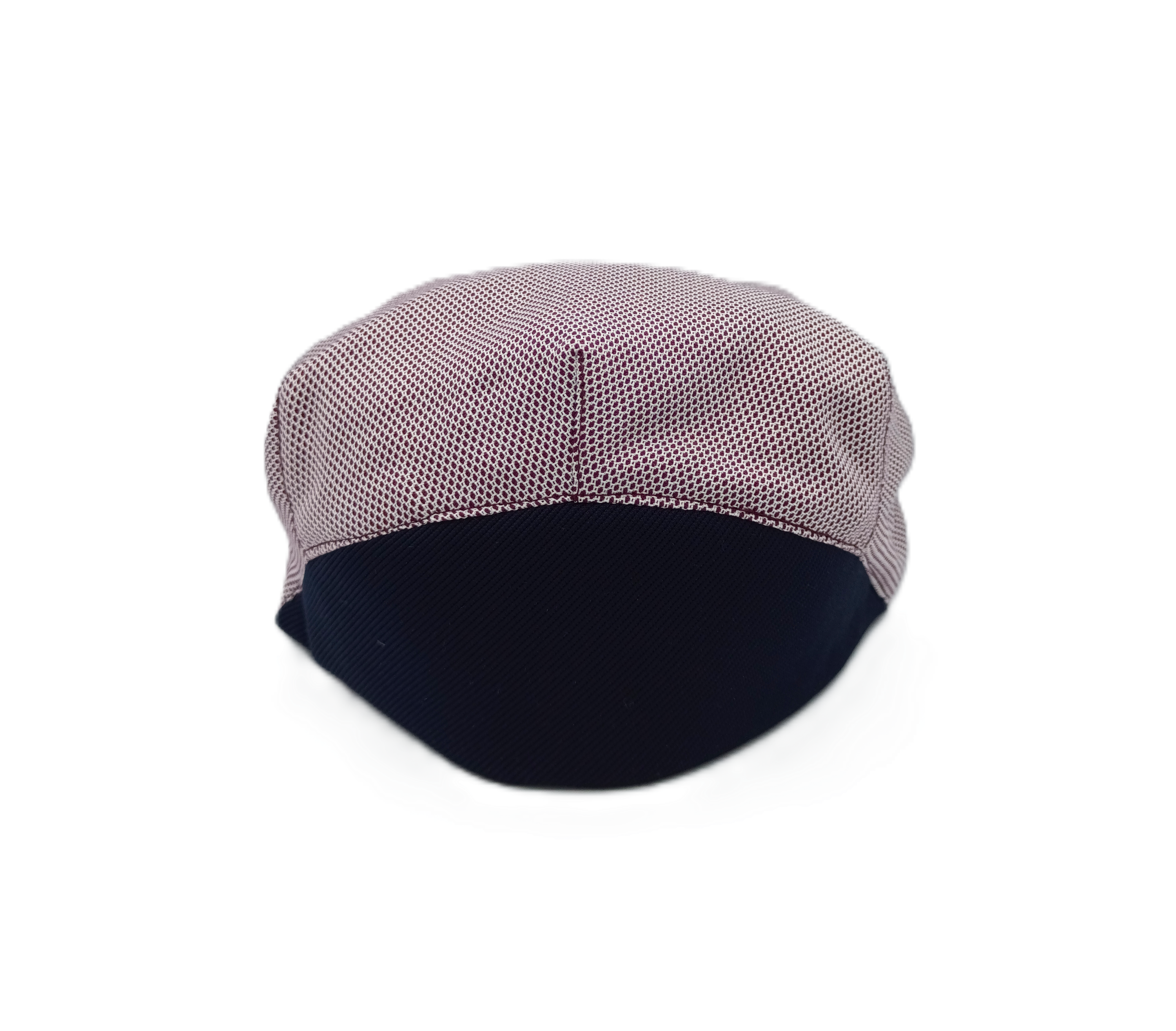 Coppola Eli del brand Accapofitto, unisex, tessuto micro jaquard con filo rosso e inserto di tessuto elasticizzato blu sulla nuca. Visione parte posteriore