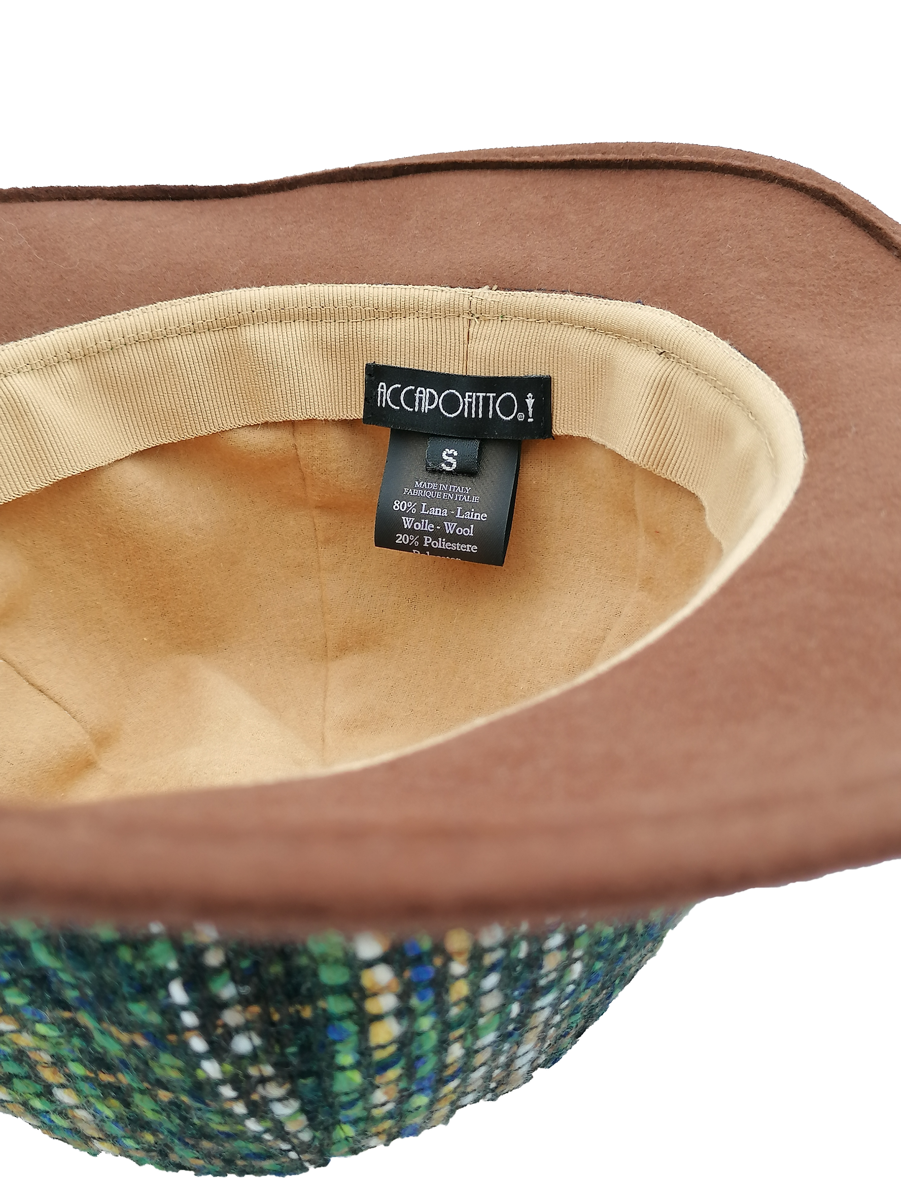 cappello cloche donna, tesa feltro marrone, capino tessuto di lana fantasia, nastro di velluto verde, interno