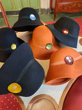 Carica l&#39;immagine nel visualizzatore di Gallery, Mariposa - cappello cloche variante Black
