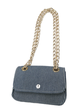 Load image into Gallery viewer, Pochette Denny del brand Accapofitto, in denim rigato bianco e tracolla dorata
