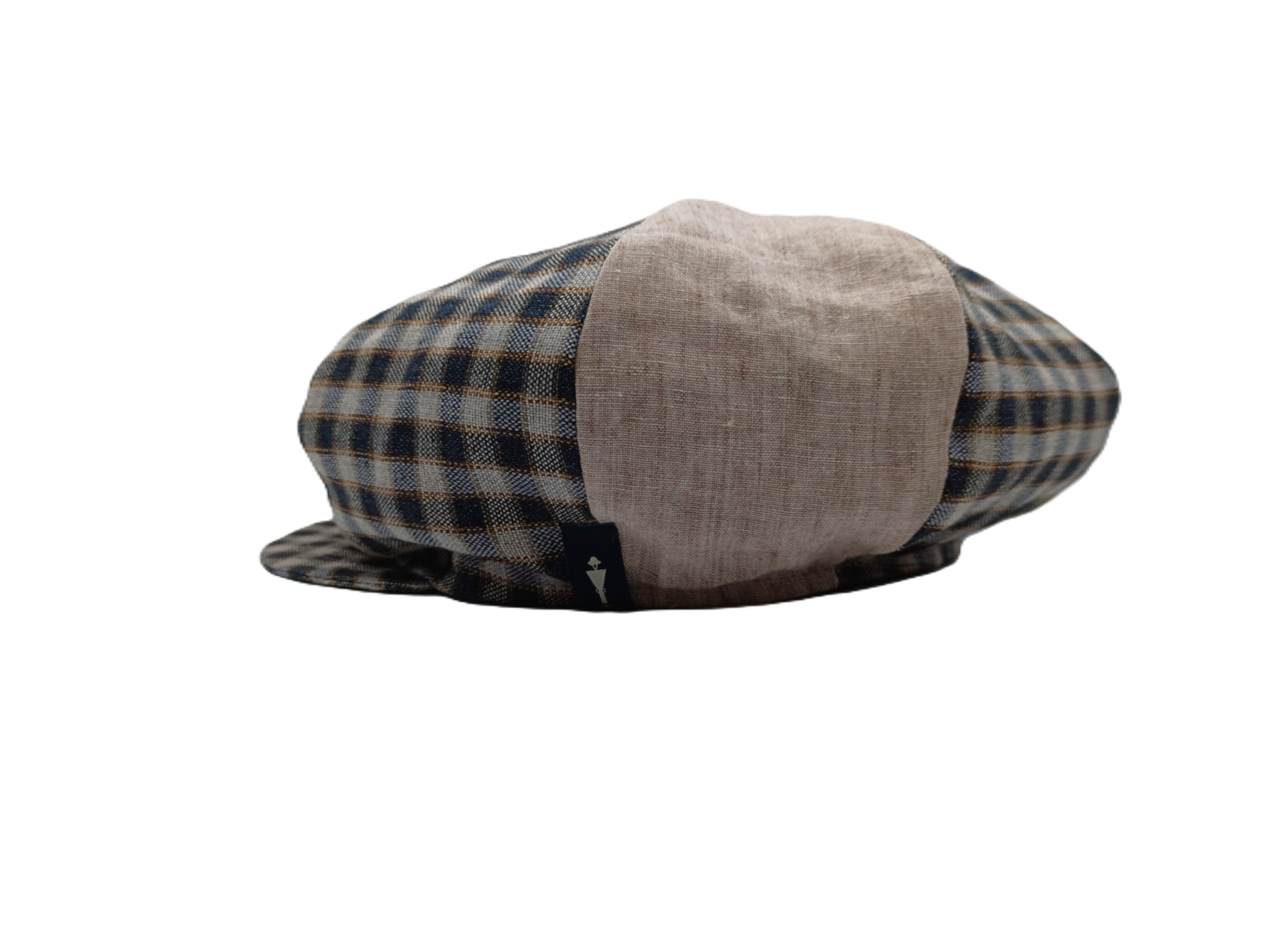Oliver, coppola unisex a otto spicchi con pannelli alternati lino beige e quadretti blu. Brand Accapofitto, visione laterale