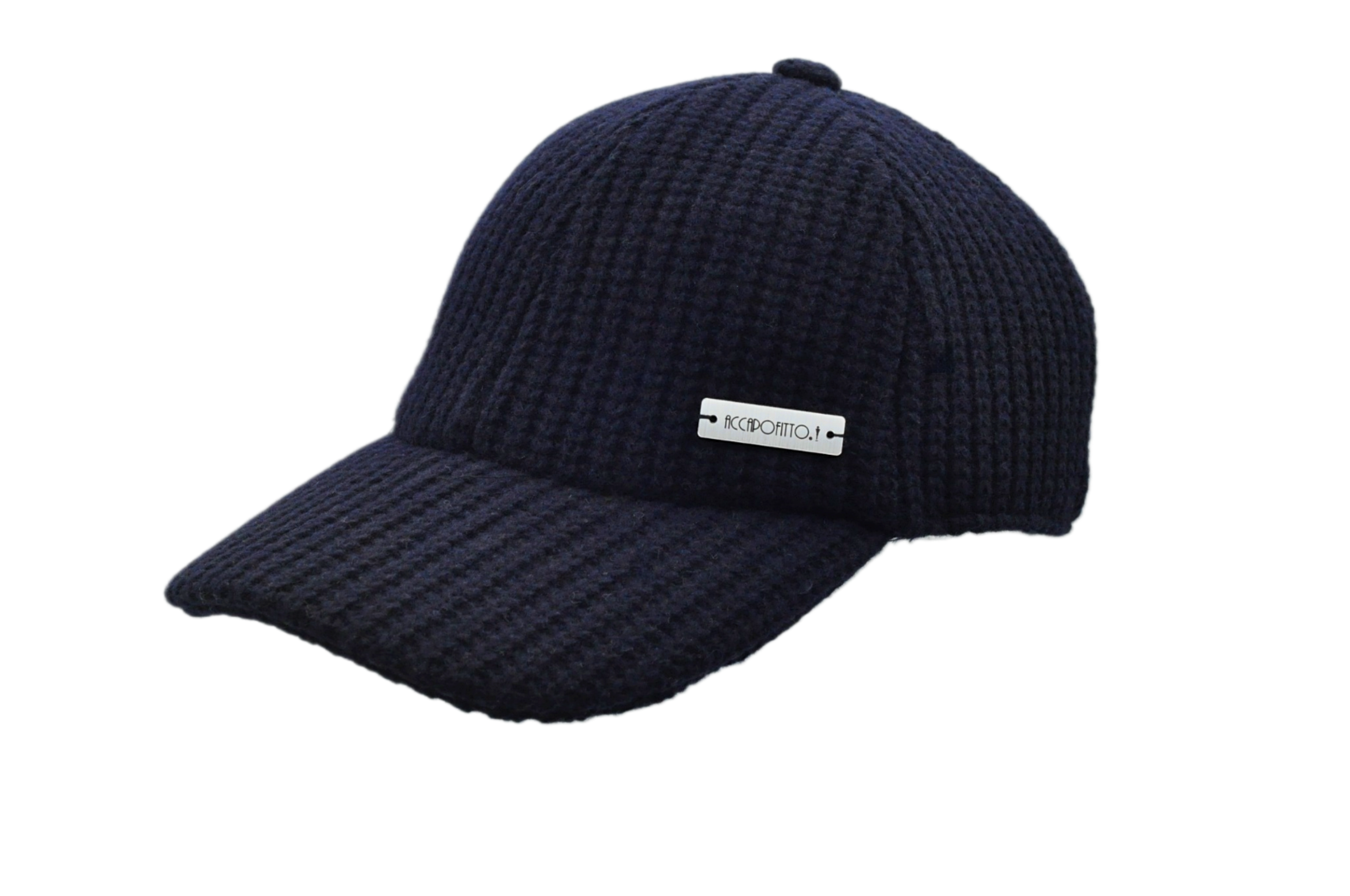 Cappello baseball di lana Clyde del brand Accapofitto, colore blu lavorazione a coste. Visione anteriore