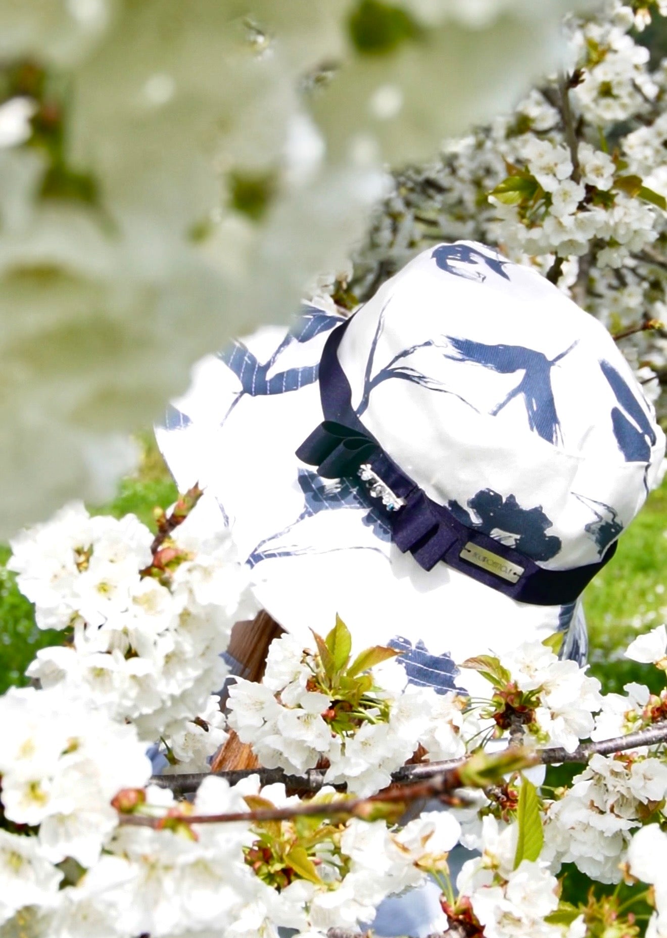 Emma — Cloche Floreale Artigianale | Lilly Blue