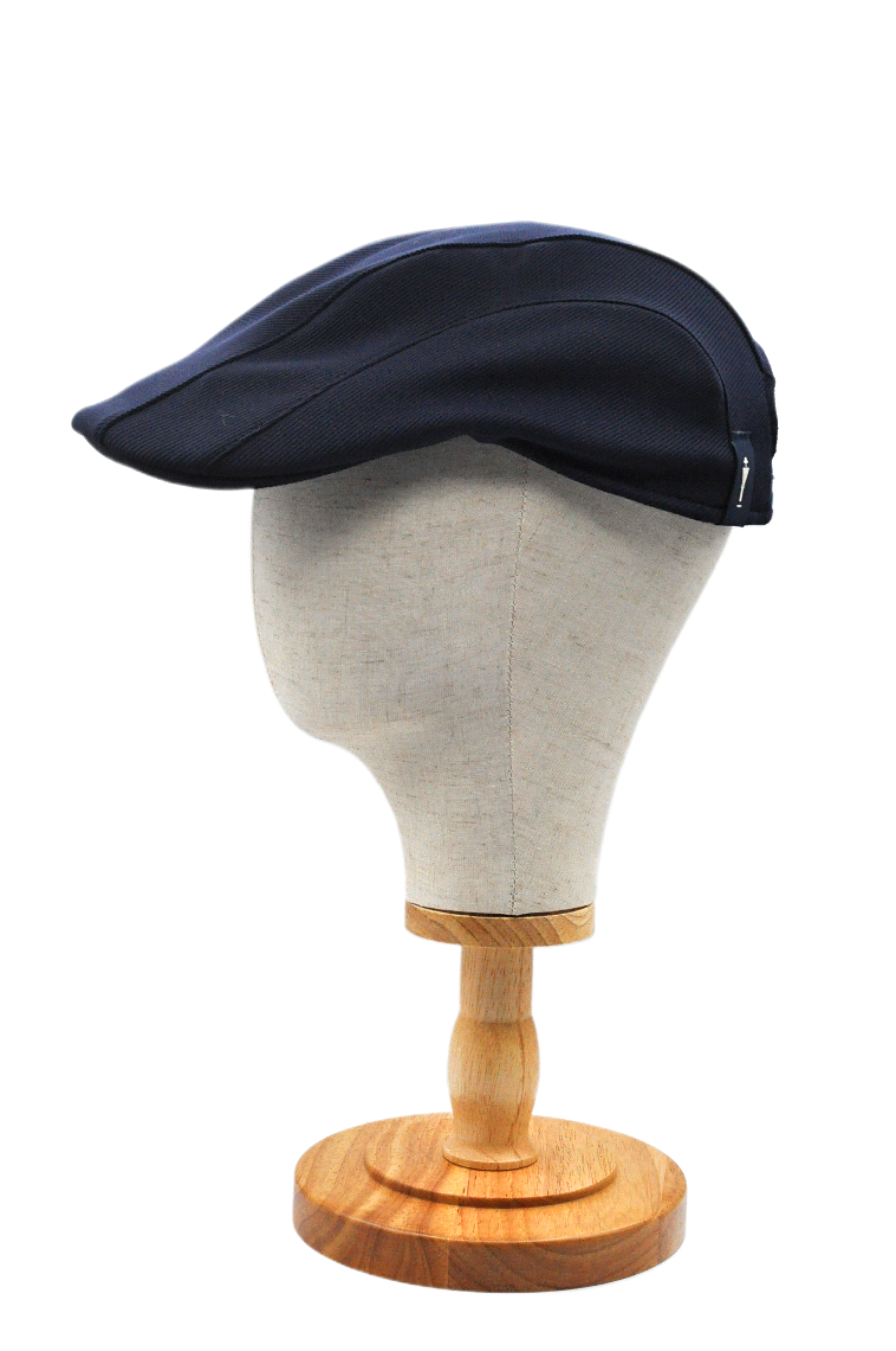 Coppola in jersey blu del brand Accapofitto, visione sul manichino