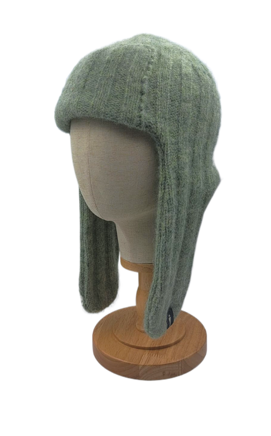 Colbacco di alpaca del brand Accapofitto, color Salvia