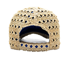 Carica l&#39;immagine nel visualizzatore di Gallery, Cappello baseball collezione GoldenHay del brand Accapofitto in rafia di viscosa intrecciata con rivestimento interno di cotone blu, visione posteriore

