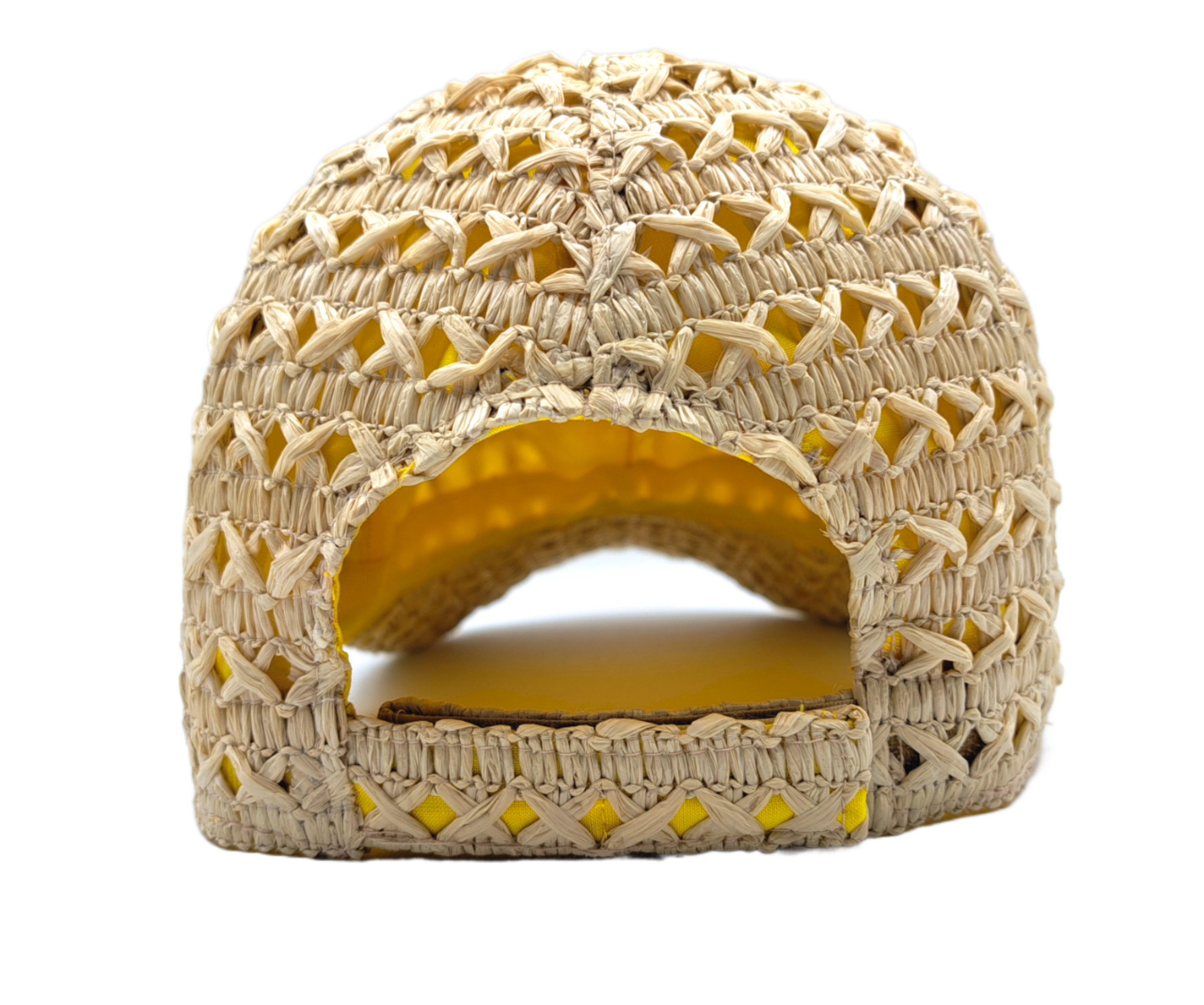 Cappello baseball collezione GoldenHay del brand Accapofitto in rafia di viscosa intrecciata con rivestimento interno di cotone giallo, visione della parte posteriore