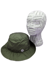 Carica l&#39;immagine nel visualizzatore di Gallery, cappello alla pescatora donna, bucket hat, verde muschio, impermeabile e ripiegabile, aperto
