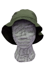 Carica l&#39;immagine nel visualizzatore di Gallery, cappello alla pescatora donna, bucket hat, verde muschio, impermeabile e ripiegabile, fronte
