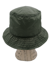 Carica l&#39;immagine nel visualizzatore di Gallery, cappello alla pescatora donna, bucket hat, verde muschio, impermeabile e ripiegabile, retro
