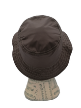 Carica l&#39;immagine nel visualizzatore di Gallery, cappello alla pescatora donna, bucket hat, marrone castoro, impermeabile e ripiegabile, retro
